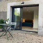 Neuf Dans Un Ecrin De Verdure *